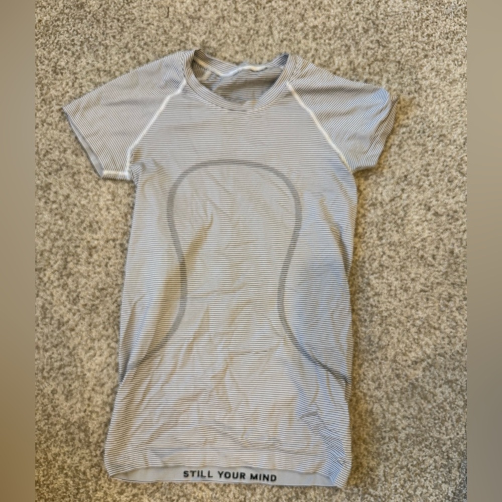 STRIPED LULULEMON WORKOUT TOP - Picture 4 of 6